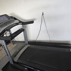 NordicTrack Commercial 2450