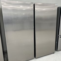 New S/D Frigidaire Professional Refrigerator 33” W Freezer 33” Stainless Steel 