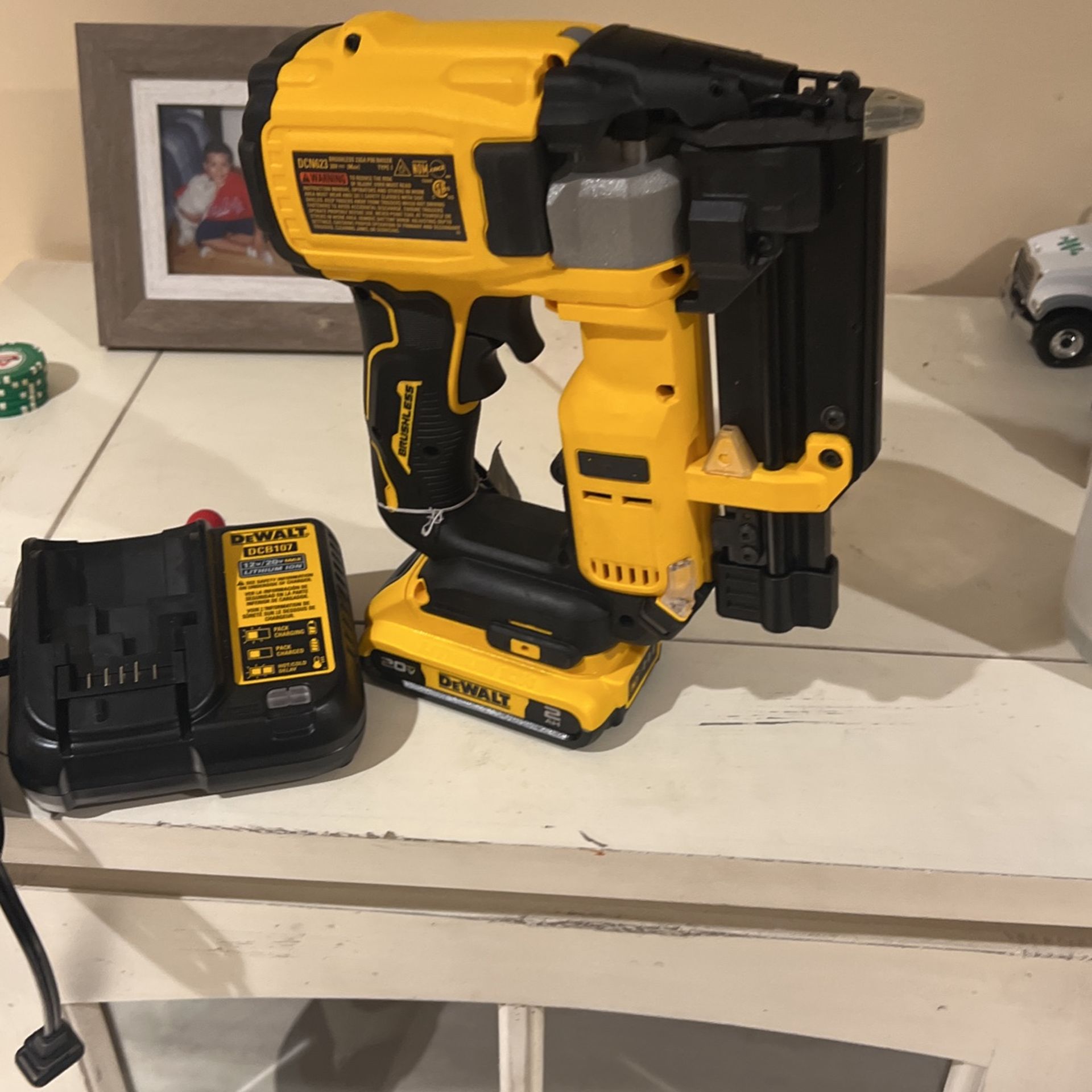 Dewalt Nail Gun Pen, Nailer 23 Gauge