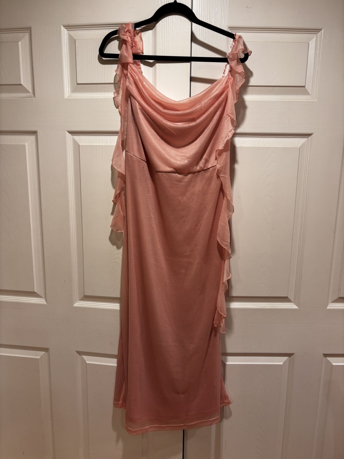 NWT Size XL Chiffon Dress Great Christmas Gift Located in Murray cash/Venmo. Fcfs or hold with Venmo
