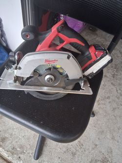 Milwaukee skillsaw