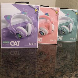 Bluetooth headphones for kids, cute cat ear with LED light, foldable stereo over-ear headphones with microphone/TF card wireless headphones