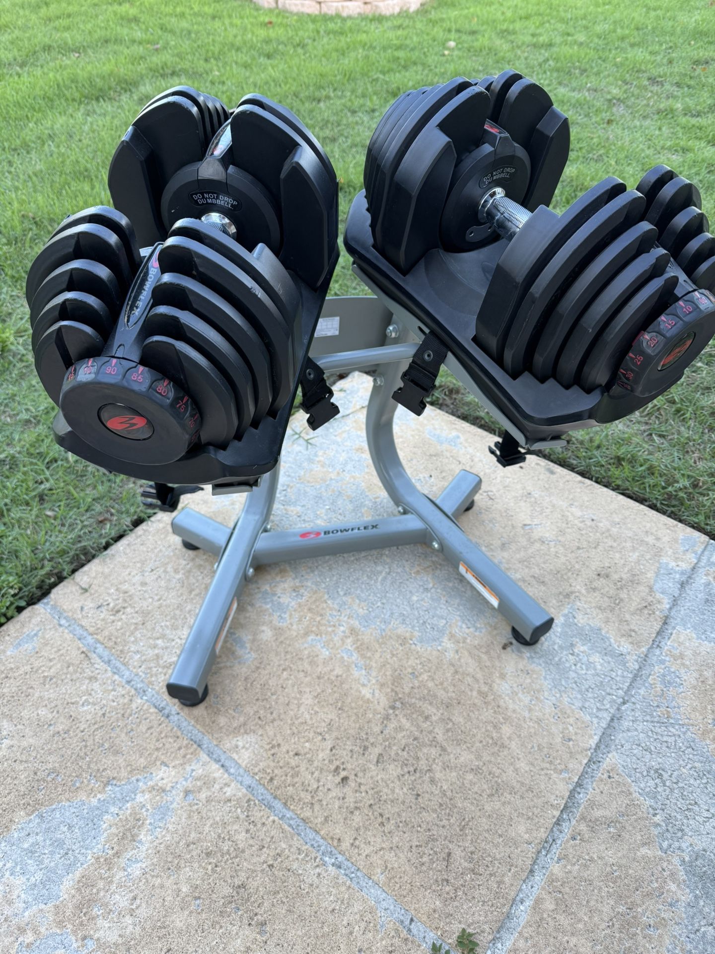 Bowflex Dumbbells 1090 adjustable (2) W/RACK