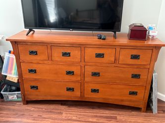 Dresser