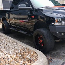 2014 Dodge Ram 5.7 L 4X4 