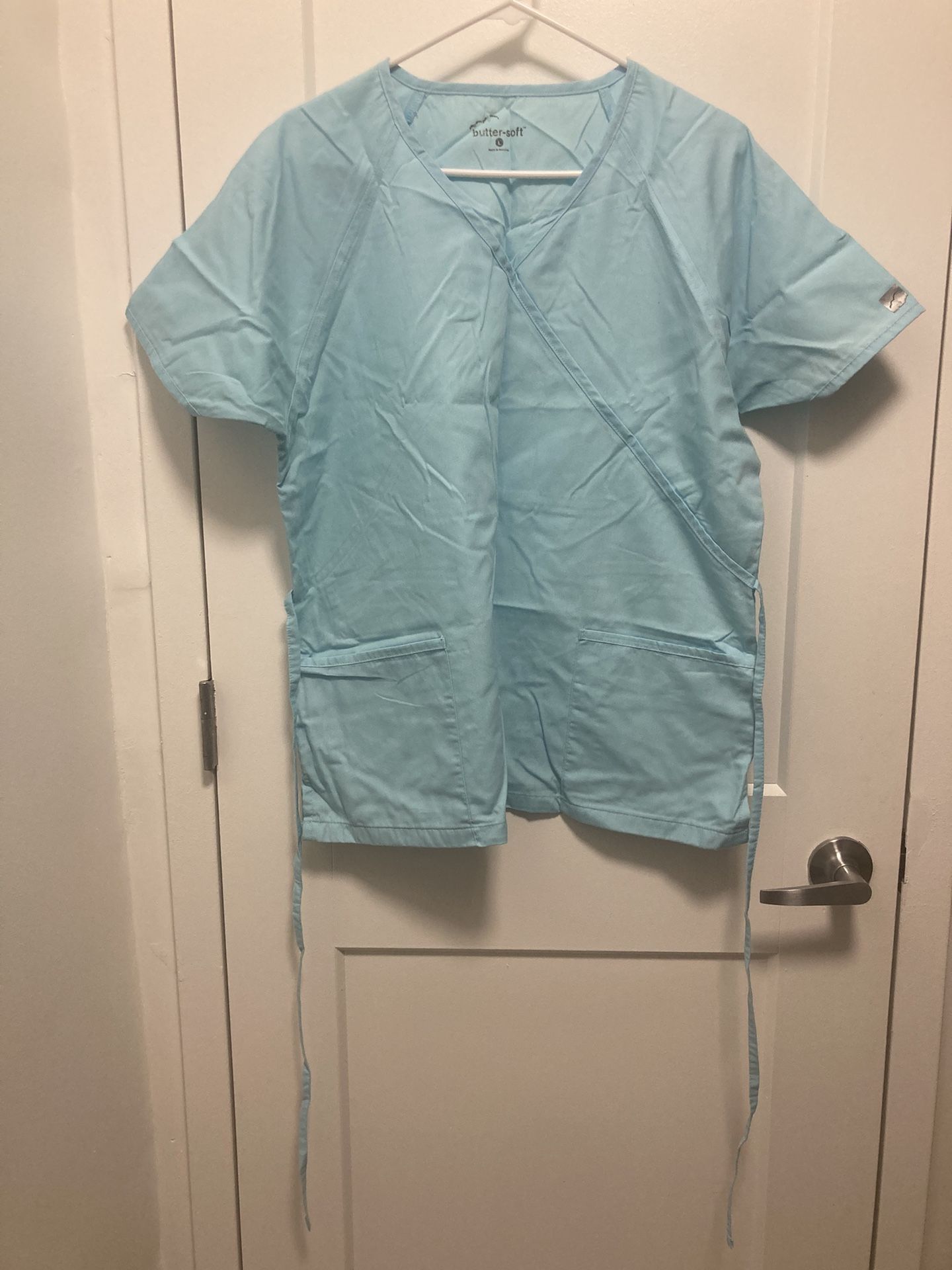 SCRUB TOP (LARGE/SEA FROST BLUE) 👩⚕️