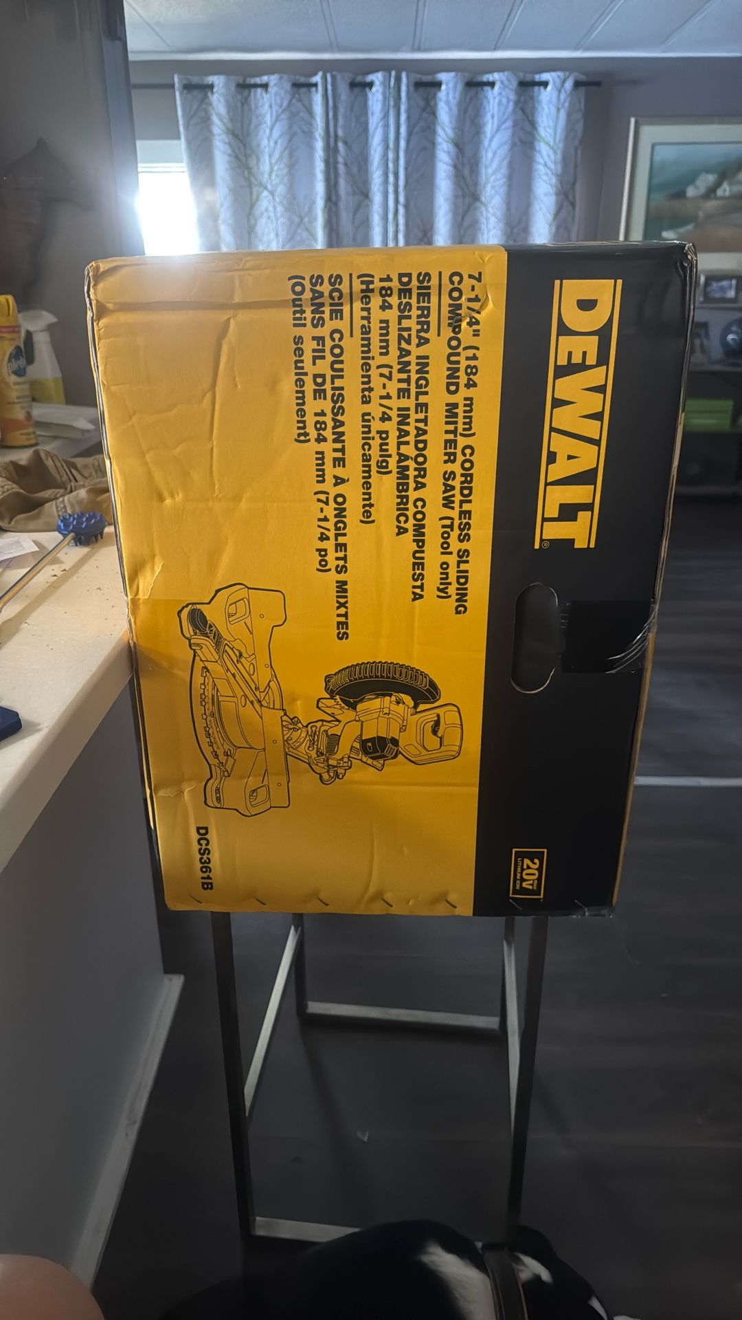 Dewalt 7 1/4” Cordless Sliding Compound Miter Saw