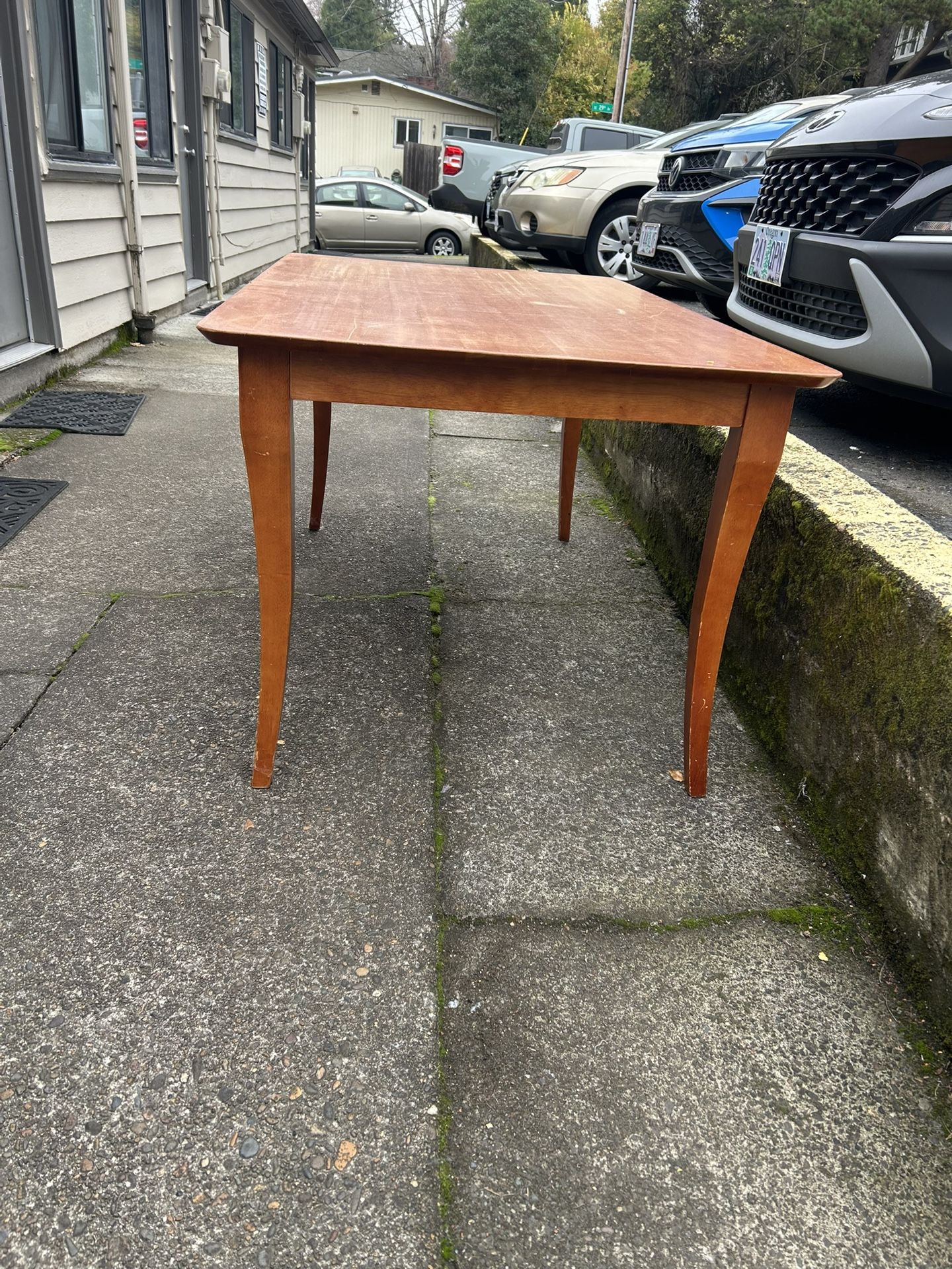 Free Dining Room Table