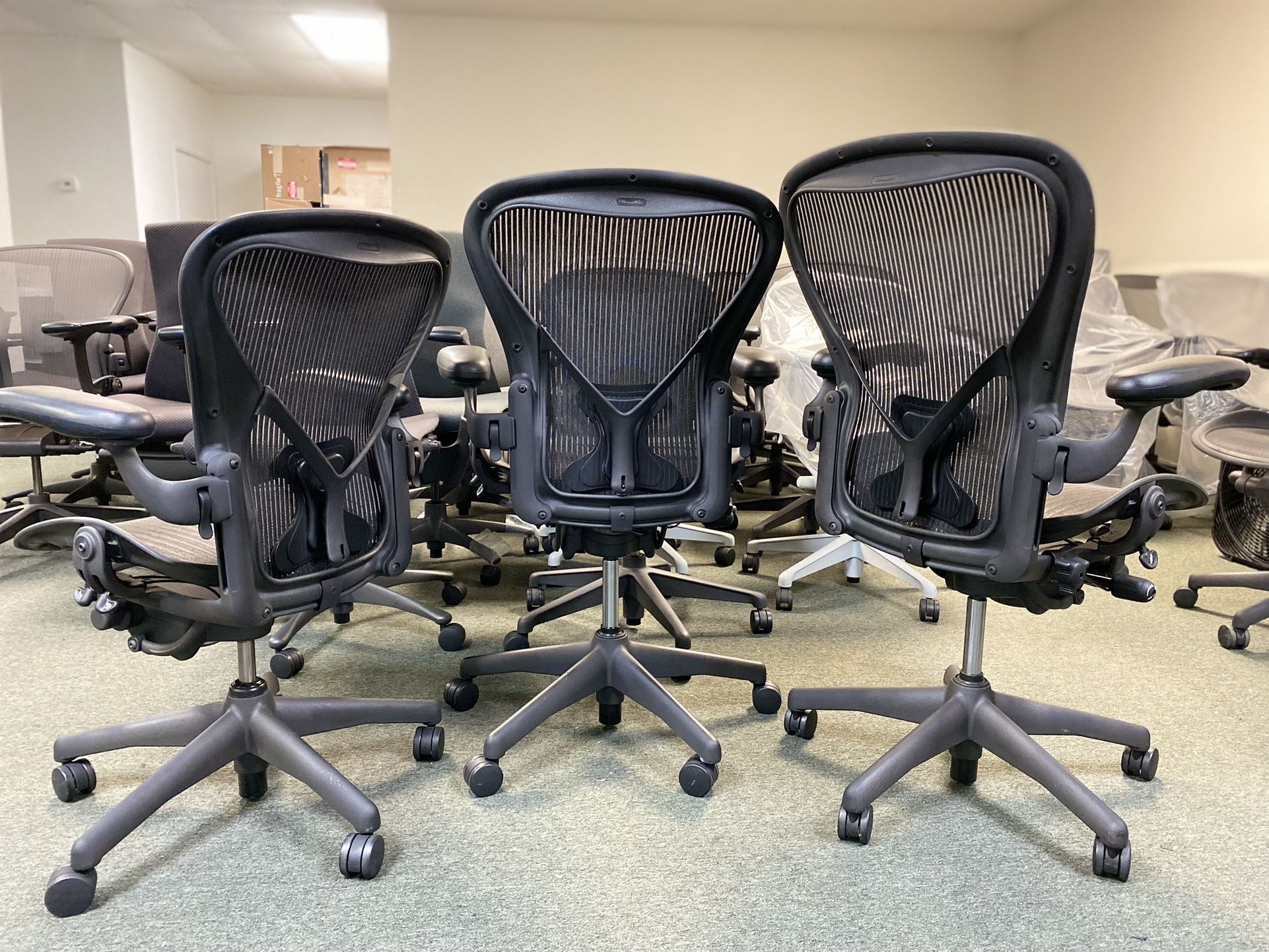 HERMAN MILLER CLASSIC AND REMASTERED AERON FULLY LOADED!!! SIZE A