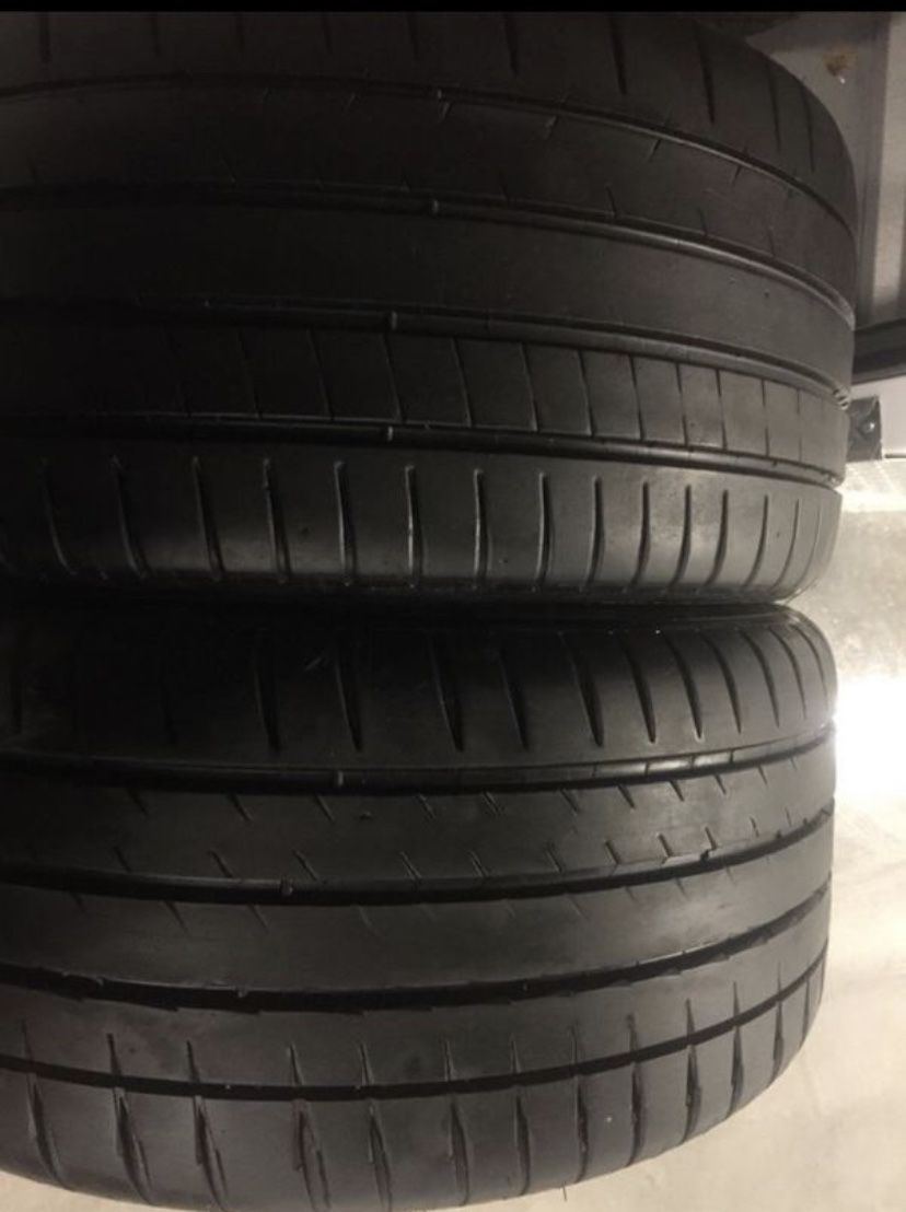 285 30 20 Michelin Pilot Super Sport 2 tires
