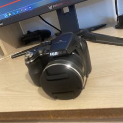 Finepix S4250 Camera