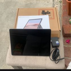Microsoft Surface 8 Go 2