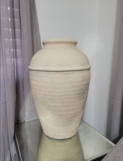 THRESHOLD LARGE VASE