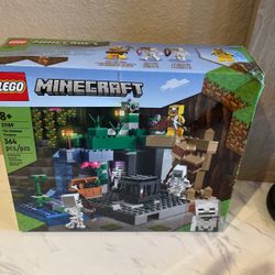 Lego Minecraft 364 PCs Skeleton Dungeon 