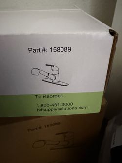 Seasons single handle faucet with spray out