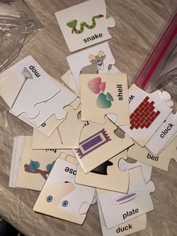 Toy- Rhyming Words with Matching Images for Emerging Readers, Multicolor 