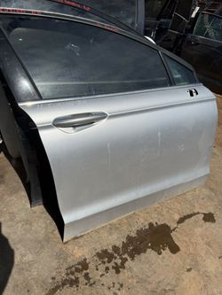 2013 / 2016 Ford Fusion - right passenger front door