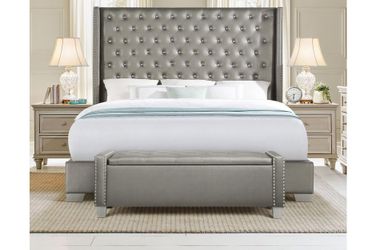 A-SHAQ Velvet Bed with Tall Headboard & Crystal Buttons