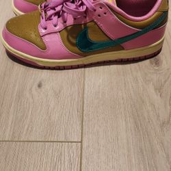 Nike Dunk Low QS
Parris Goebel (Women's)