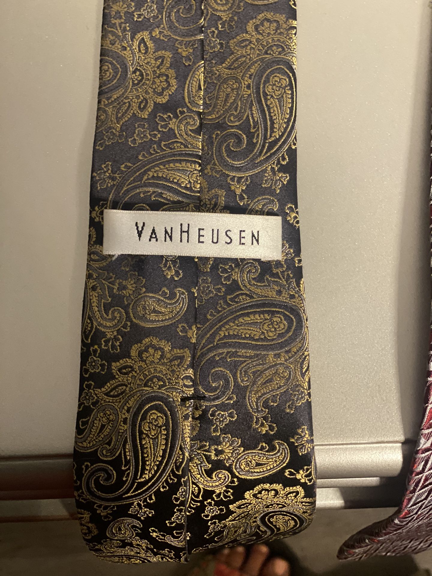 Van heusen, Georgio Armani, Perry Ellis Ties