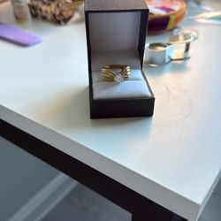 Vintage CZ 925 Sterling Silver Ring – Gold‑Tone – Very Good Condition