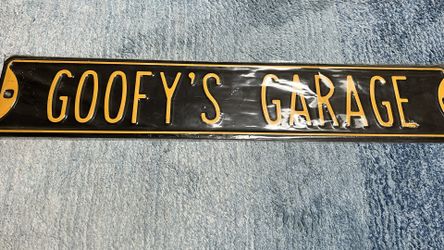 Goofy’s Garage Street Sign