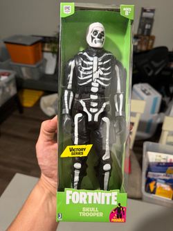 Fortnite Skull Trooper Victory Series Figure
