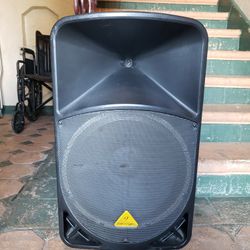 BEHRINGER SPEAKER 