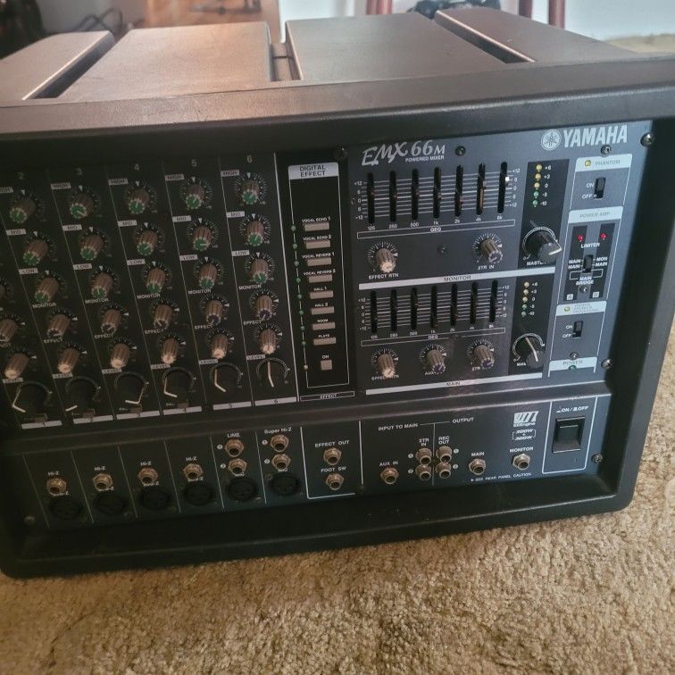 YAMAHA CONSOLE FOR MUSIC EQUIPMENT VERY GOOD CONDITION 