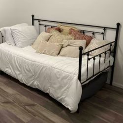 Trundle Bed 