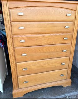 Chest of drawers