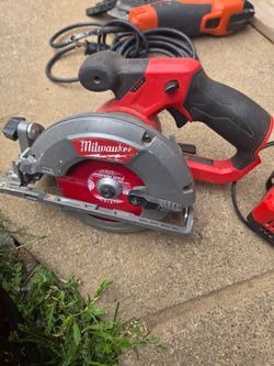 Milwaukee m12 circular saw 5 3/8 blade size