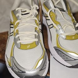 Tennis Shoes