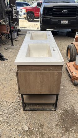 Bathroom vanity