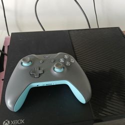 Microsoft X Box One And Control