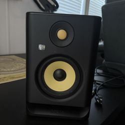 KRK ROKIT 5 G4 5-inch Powered Studio Monitor 