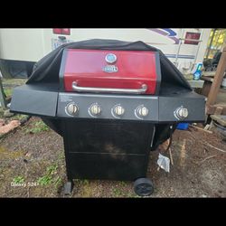 Grill With Cover 