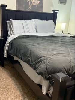 Black queen bedroom set