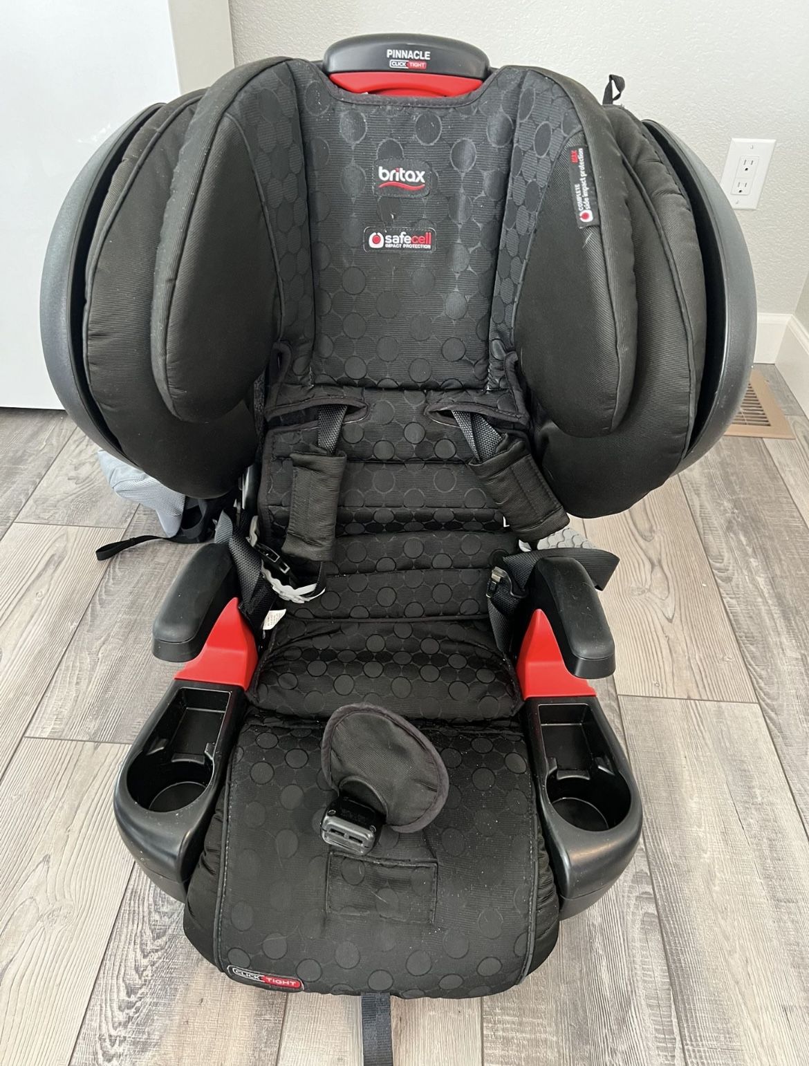 Britax Pinnacle Clicktight Convertible Carseat Booster