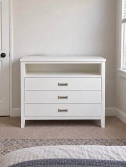 White Wood 3-Drawer Dresser