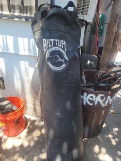 Build tuff punch bag