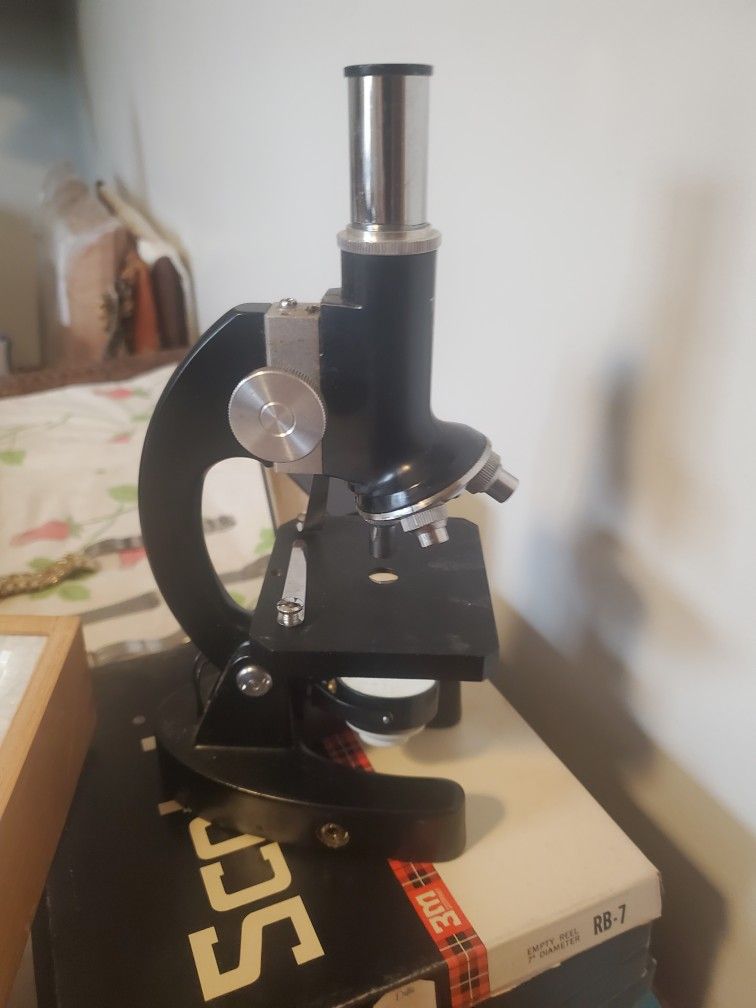 Microscope