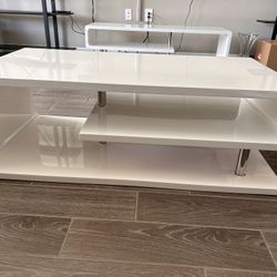 Lacquer Coffee Table Like New