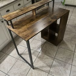 Desk En Buenas Condiciones