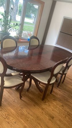 Dinning room table and chairs made in Italy