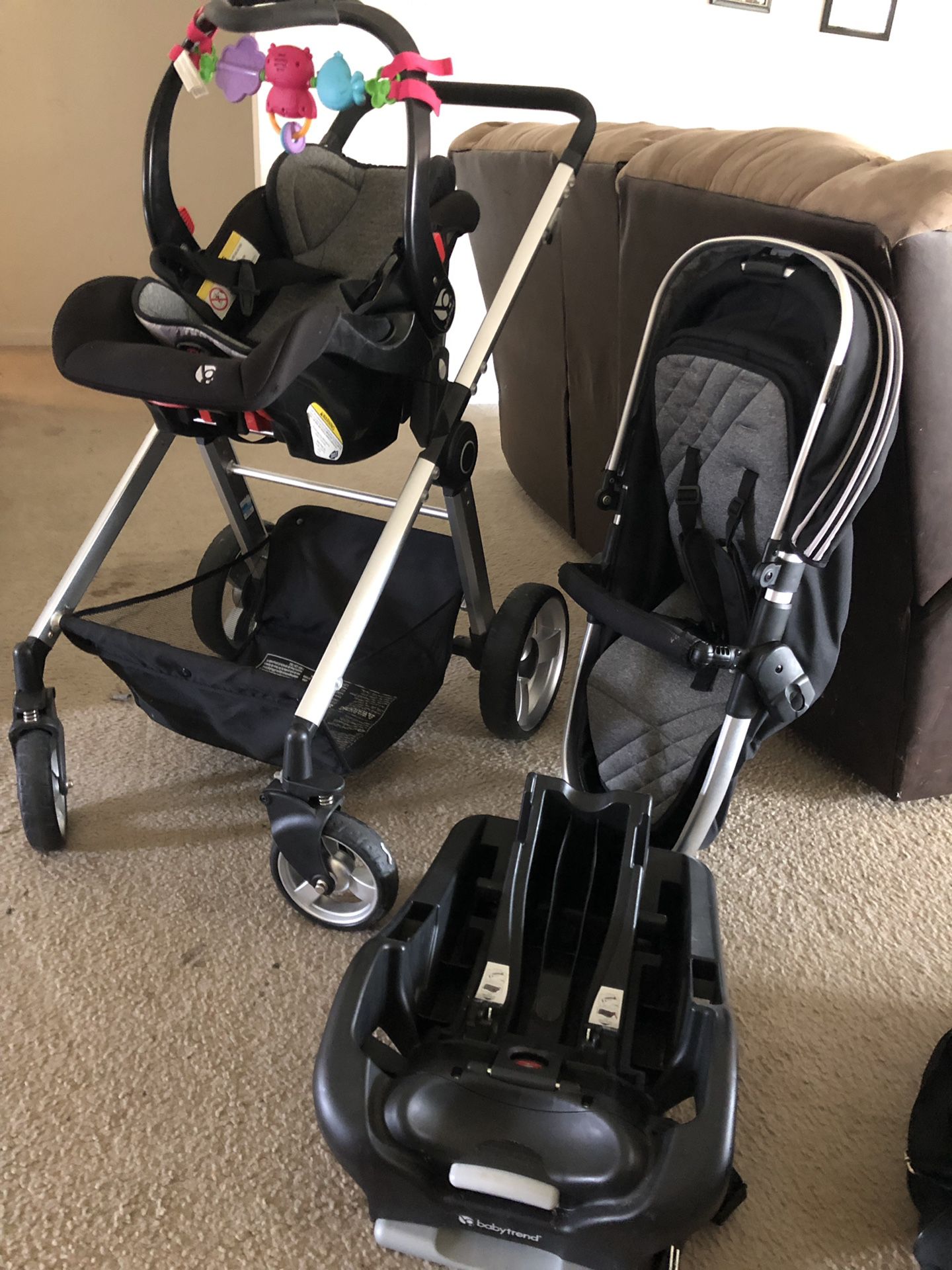 Baby Trend car seat/stroller combo like new