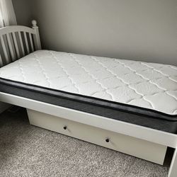 Bedroom Set (2 Twin Beds, Dresser, Desk)