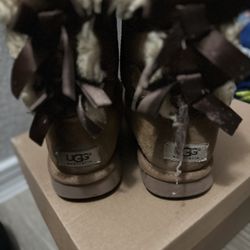 UGGs 