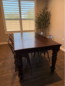 Dining Table Set