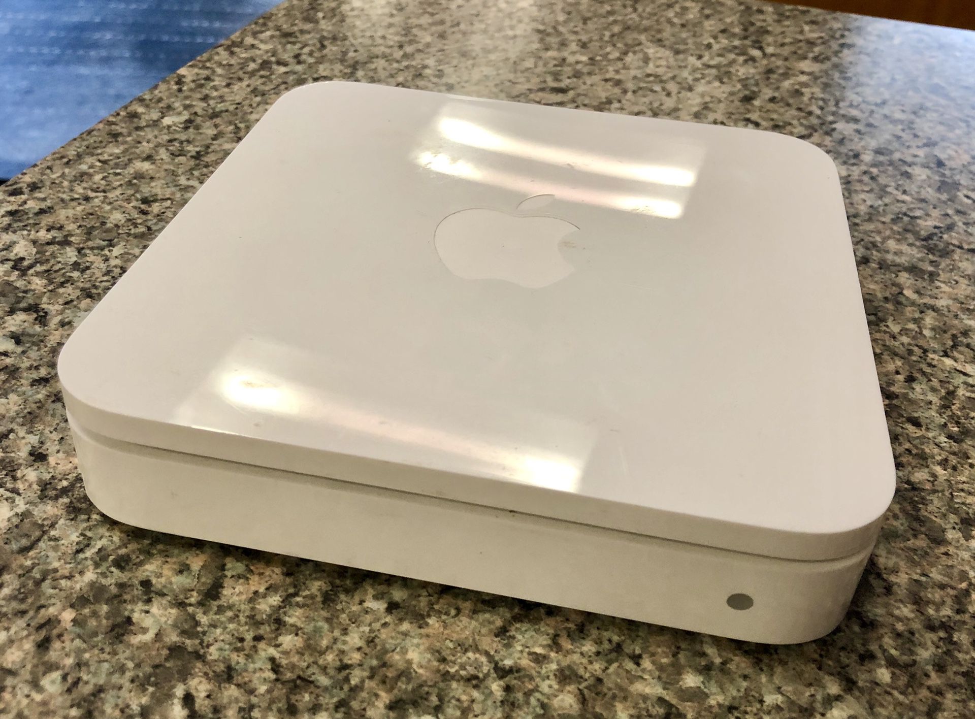 Apple Extreme Base Station 802.11n 5th Generation A1408 Dual Band for Sale in Norfolk, VA - OfferUp